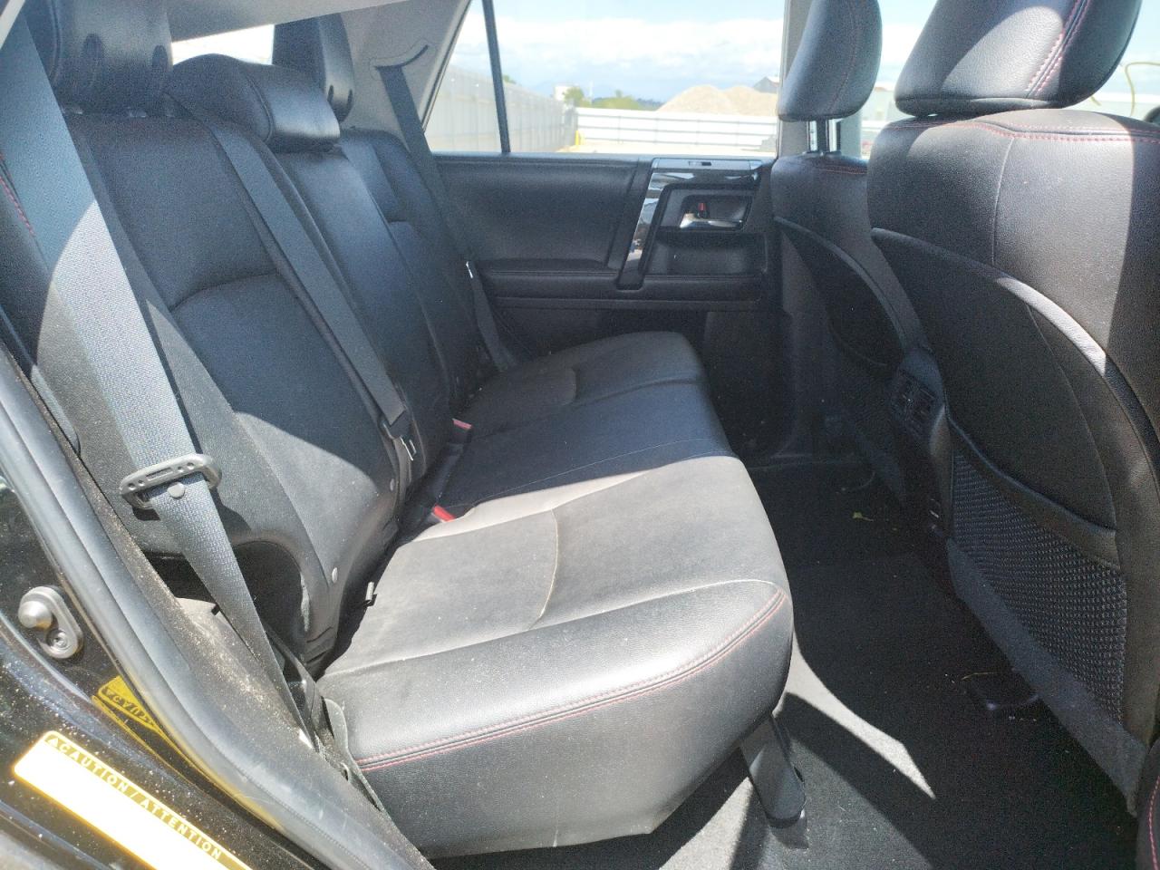 Photo 17 from auction – 2015 TOYOTA 4RUNNER SR with VIN JTEBU5JR1F5275150