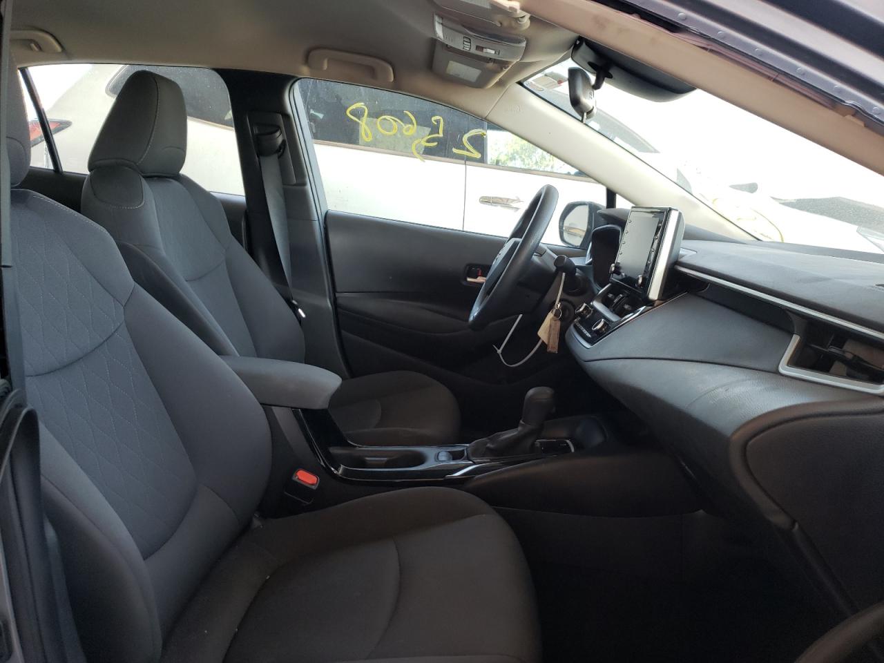 Photo 5 from auction – 2021 TOYOTA COROLLA LE with VIN 5YFEPMAE6MP200816
