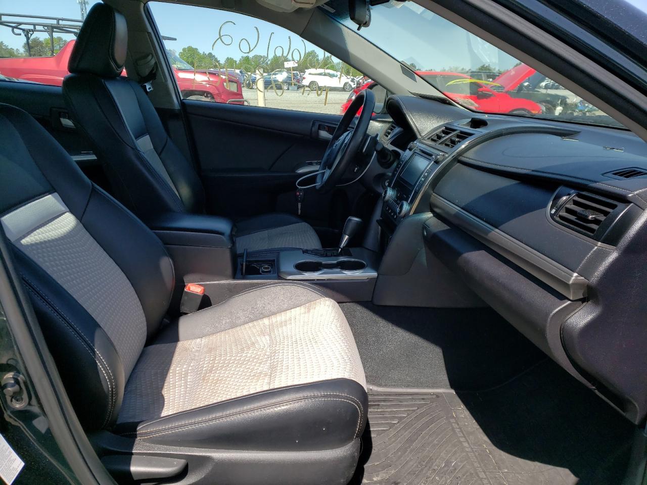 Photo 5 from auction – 2014 TOYOTA CAMRY L with VIN 4T1BF1FK4EU454057