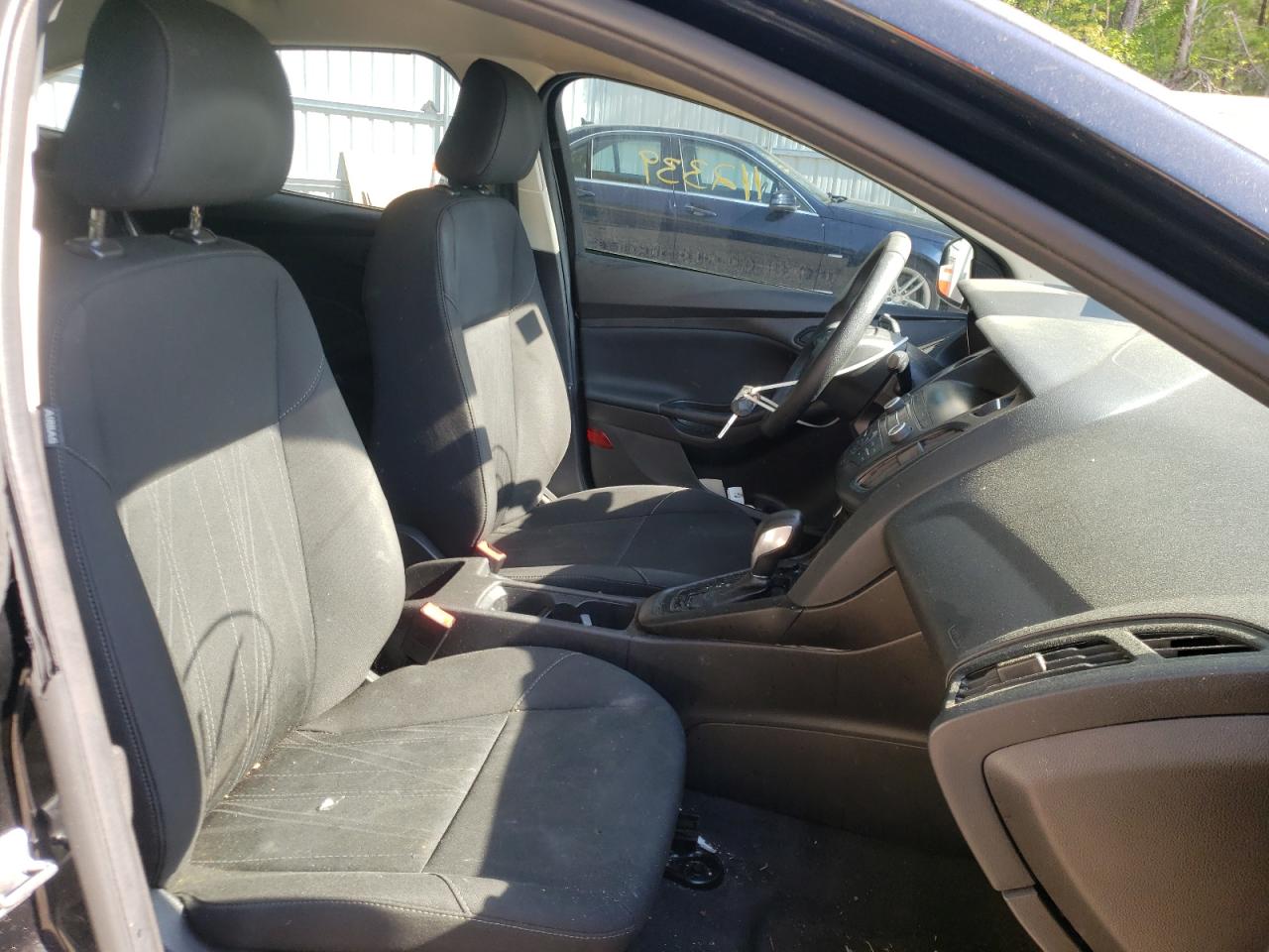Photo 5 from auction – 2018 FORD FOCUS S with VIN 1FADP3E27JL284306