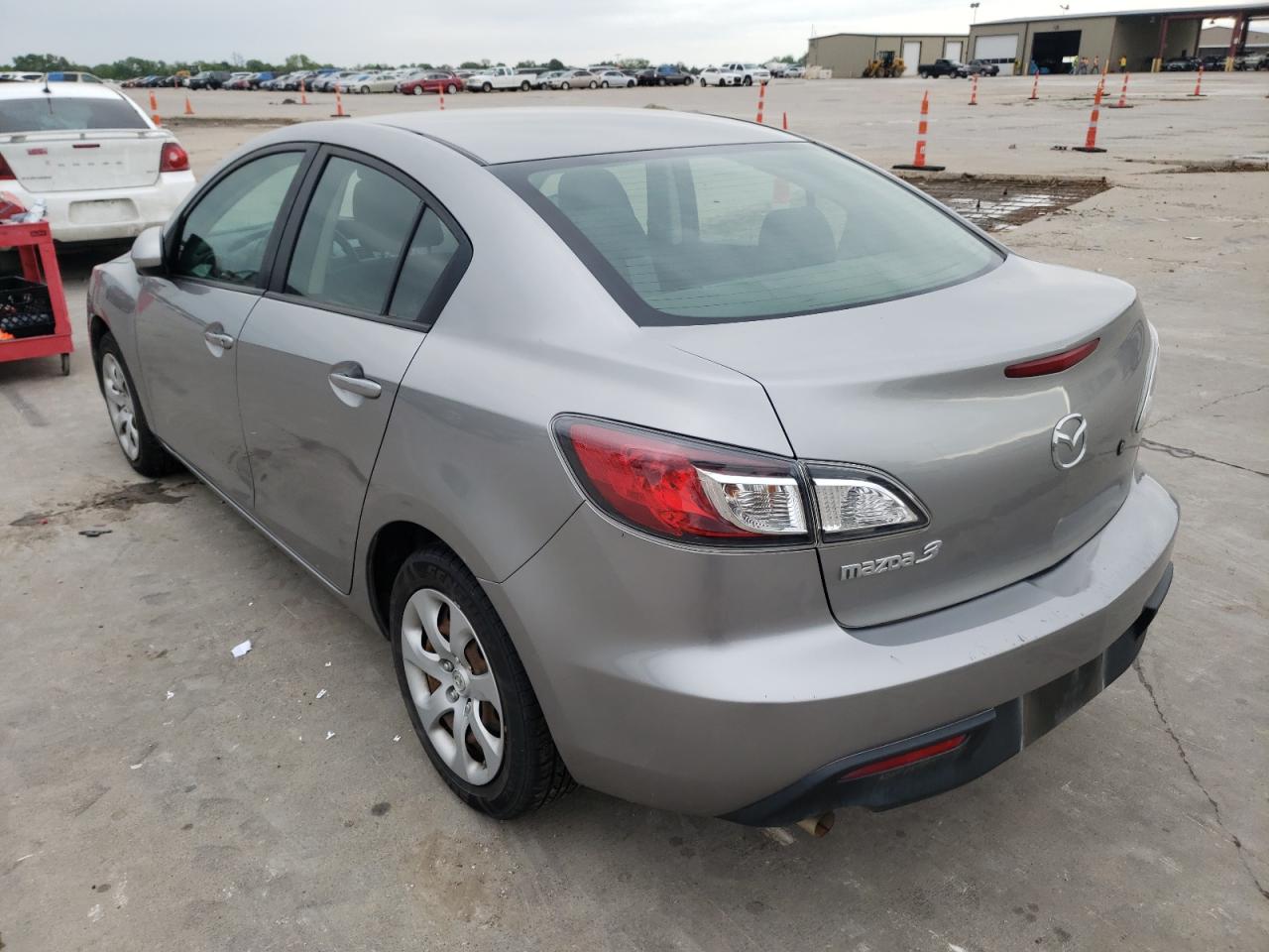 Photo 3 from auction – 2011 MAZDA 3 I with VIN JM1BL1UF6B1493040