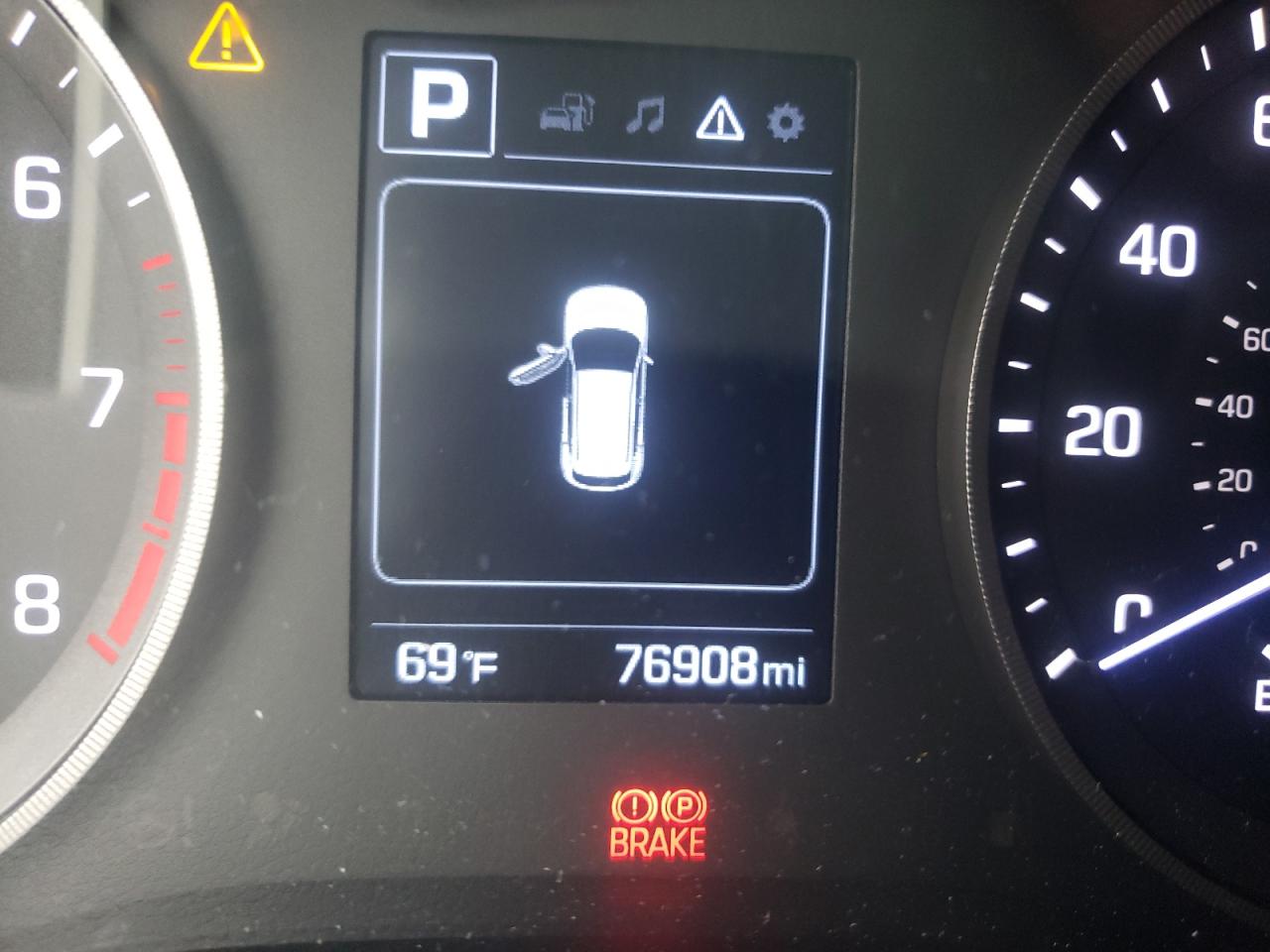Photo 8 from auction – 2017 HYUNDAI TUCSON LIM with VIN KM8J33A20HU448199