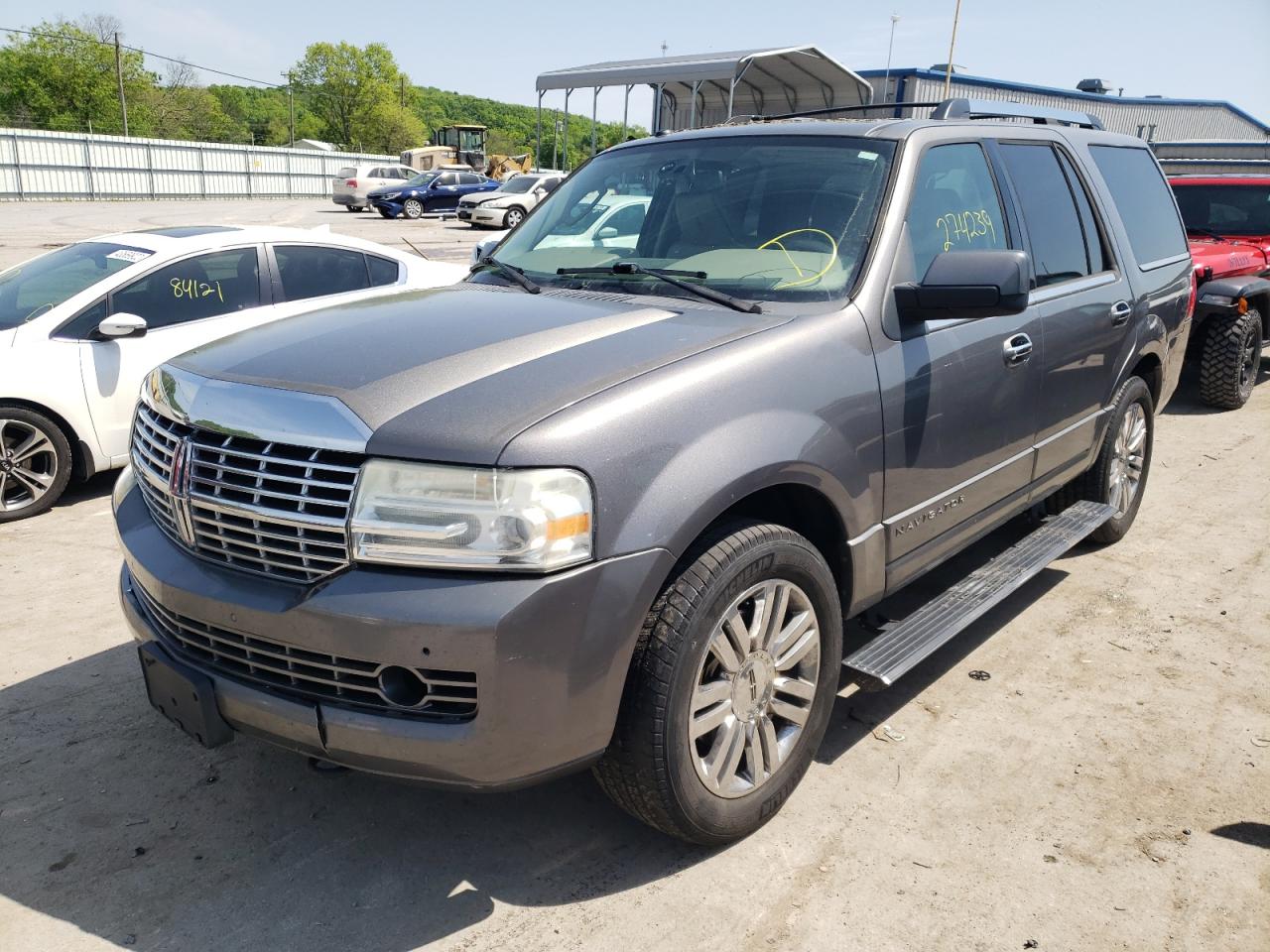 Photo 2 from auction – 2010 LINCOLN NAVIGATOR with VIN 5LMJJ2H58AEJ03824