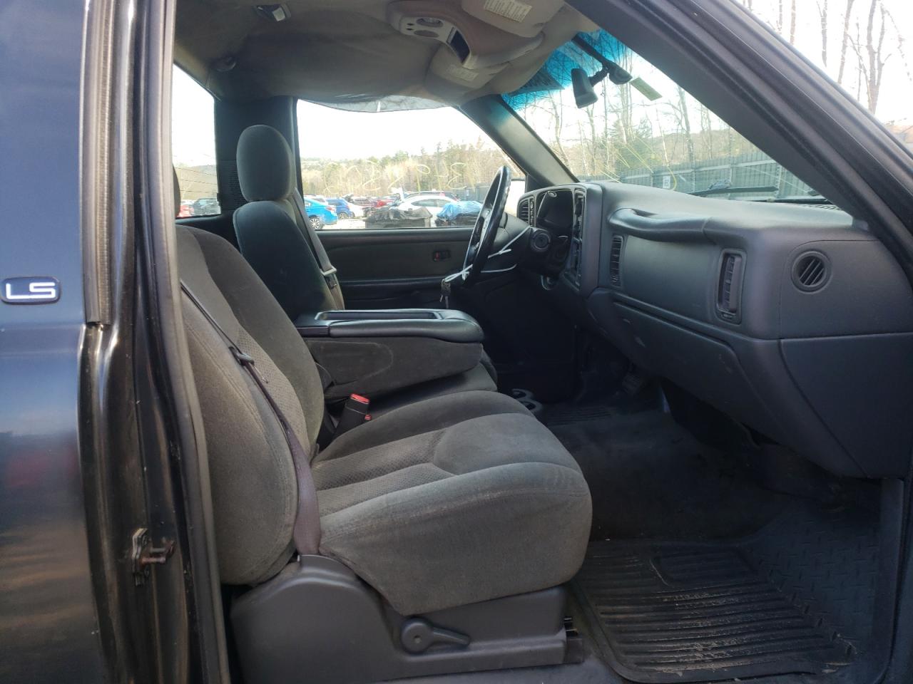 Photo 5 from auction – 2003 CHEVROLET SILVERADO with VIN 1GCEK14V53Z232413
