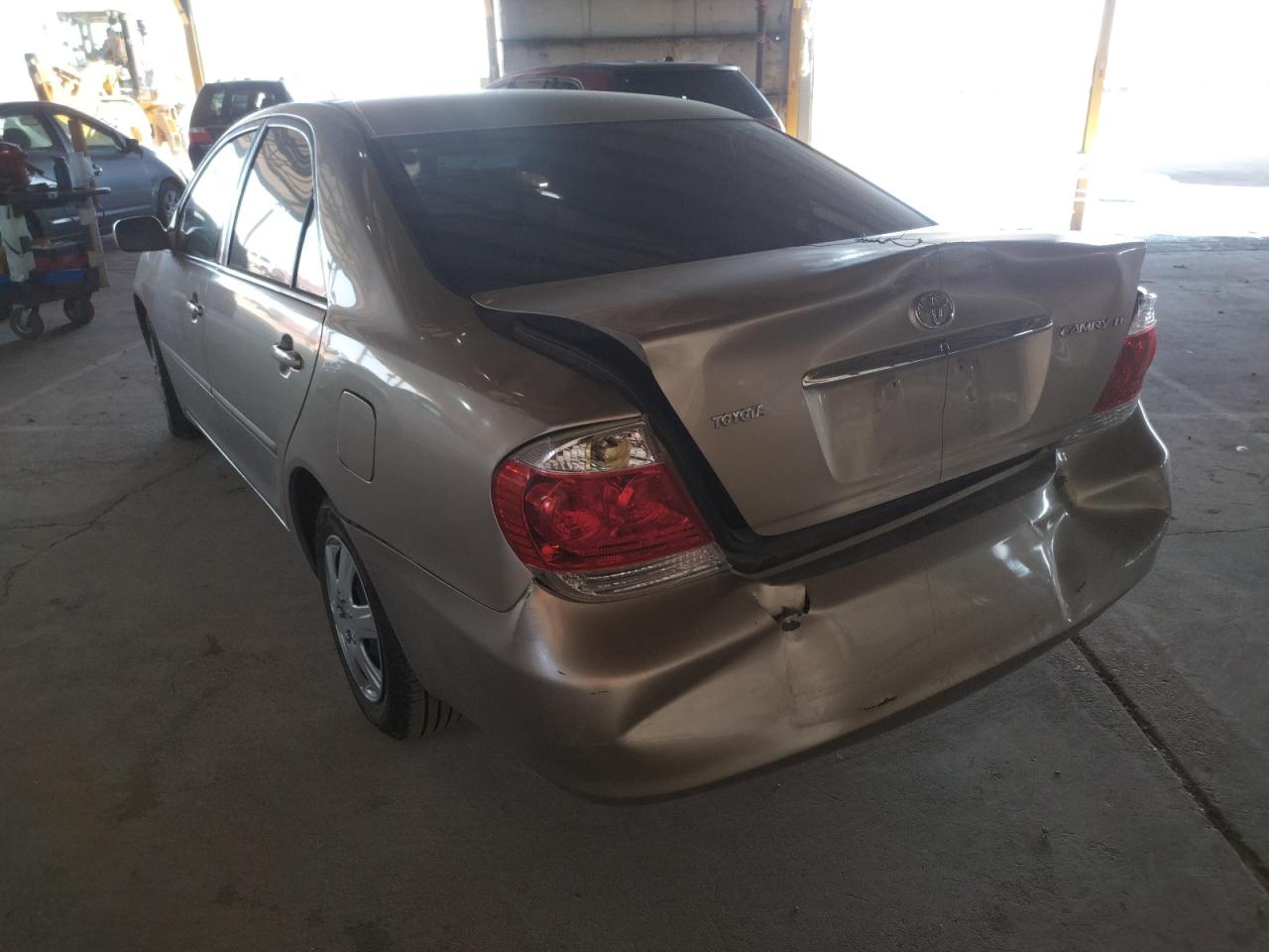 Photo 3 from auction – 2005 TOYOTA CAMRY LE with VIN 4T1BE30K05U059672
