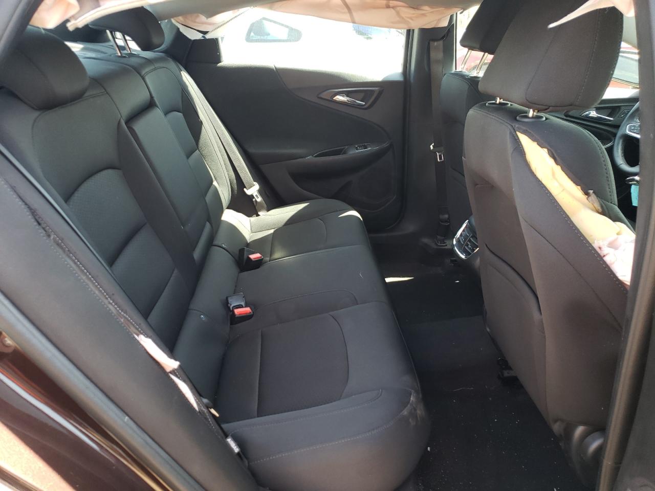 Photo 6 from auction – 2016 CHEVROLET MALIBU LT with VIN 1G1ZE5ST8GF272647