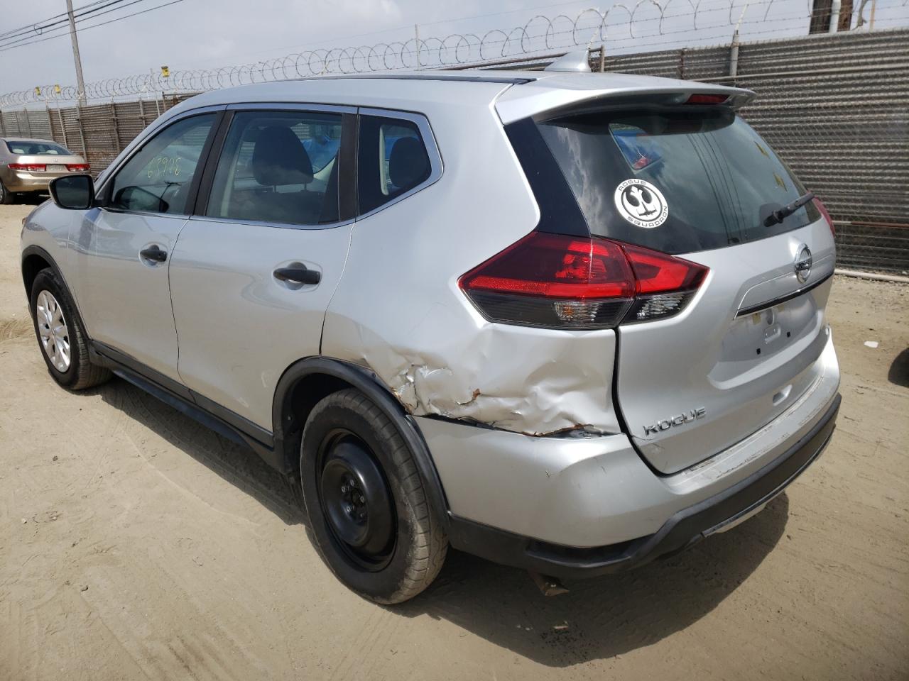 Photo 3 from auction – 2018 NISSAN ROGUE S with VIN KNMAT2MV6JP583597