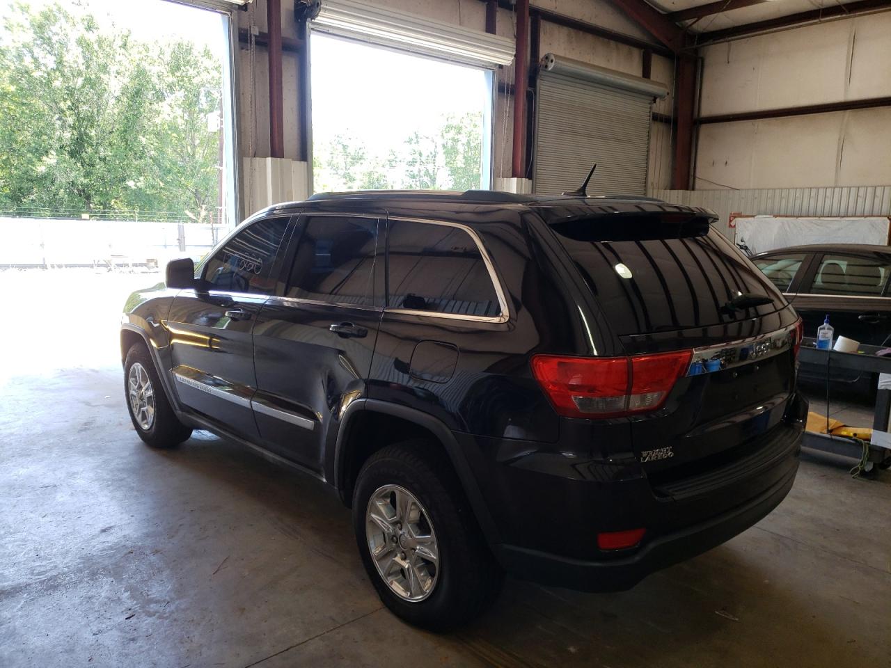 Photo 3 from auction – 2011 JEEP GRAND CHER with VIN 1J4RS4GG4BC518071