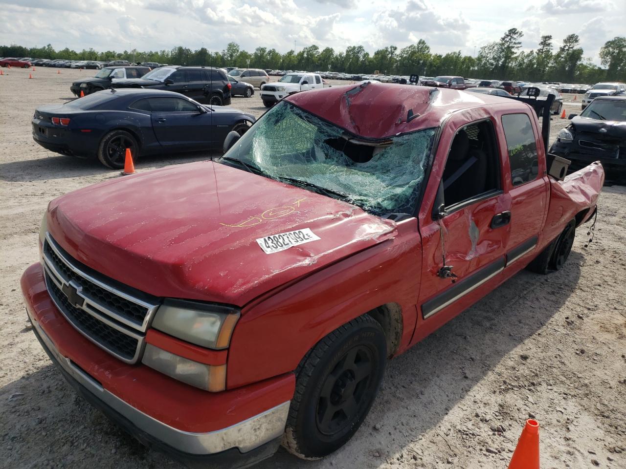 Photo 2 from auction – 2006 CHEVROLET SILVERADO with VIN 2GCEC19V361119739