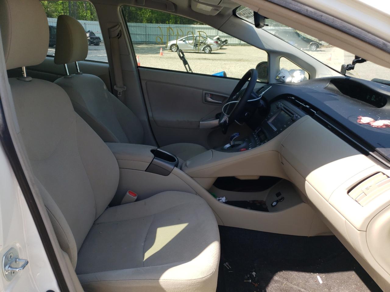 Photo 5 from auction – 2015 TOYOTA PRIUS with VIN JTDKN3DU6F0477338