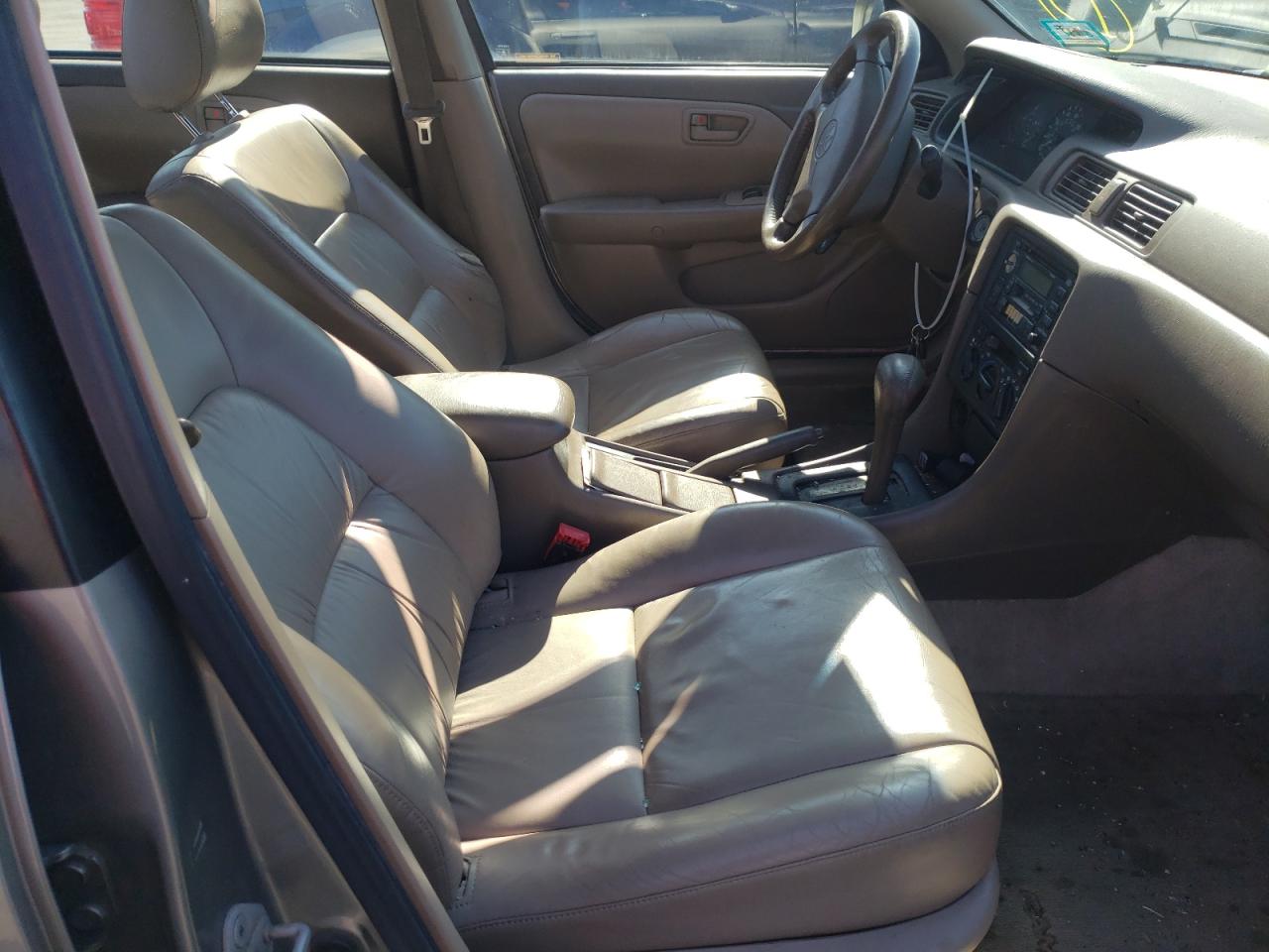 Photo 5 from auction – 1998 TOYOTA CAMRY LE with VIN JT2BF28K3W0092988