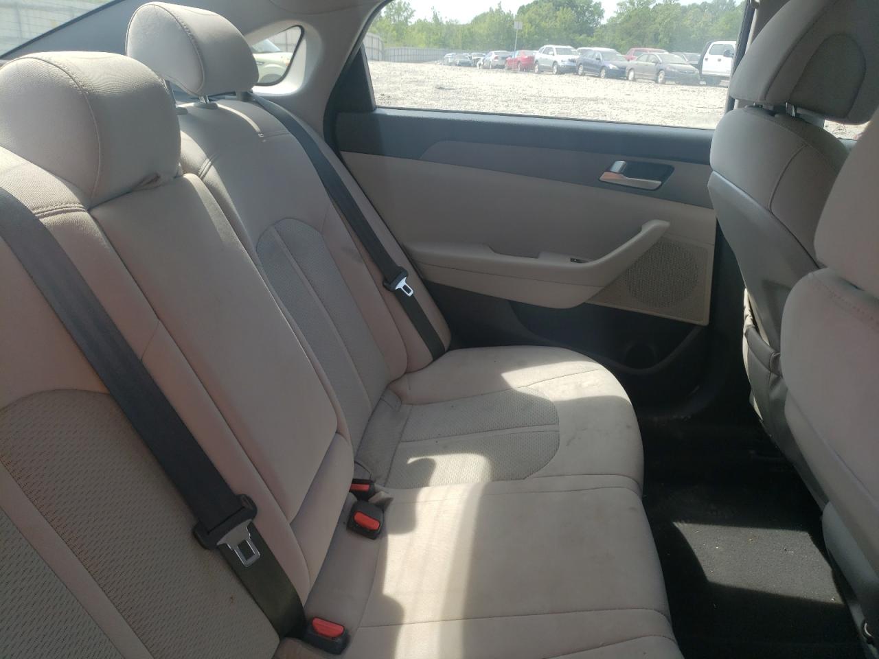Photo 6 from auction – 2017 HYUNDAI SONATA SE with VIN 5NPE24AF4HH536068