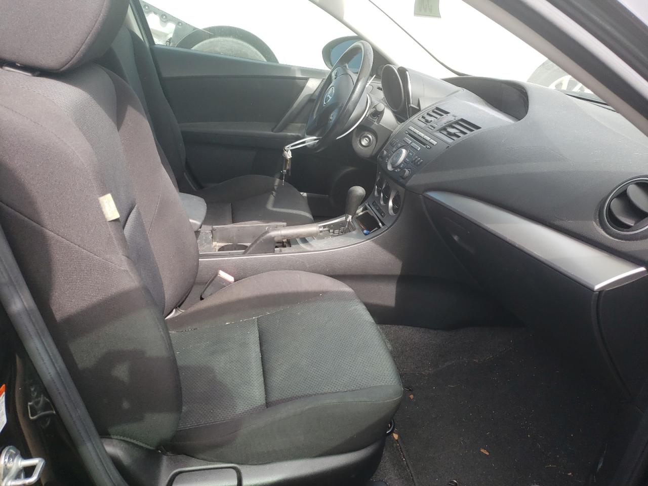 Photo 5 from auction – 2011 MAZDA 3 I with VIN JM1BL1VF9B1461567