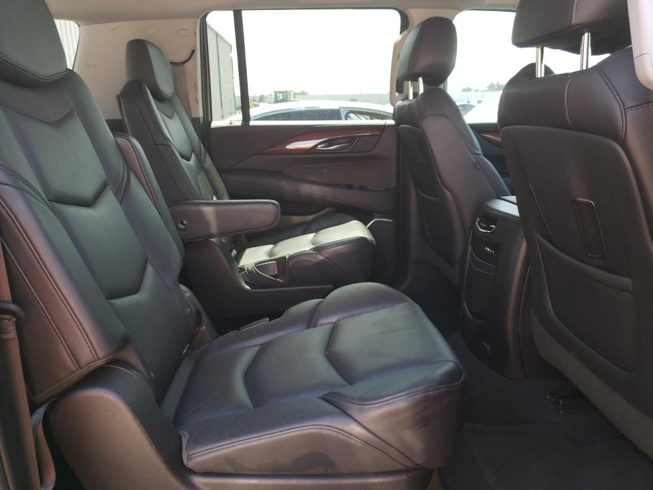 Photo 6 from auction – 2015 CADILLAC ESCALADE E with VIN 1GYS4SKJ4FR662189