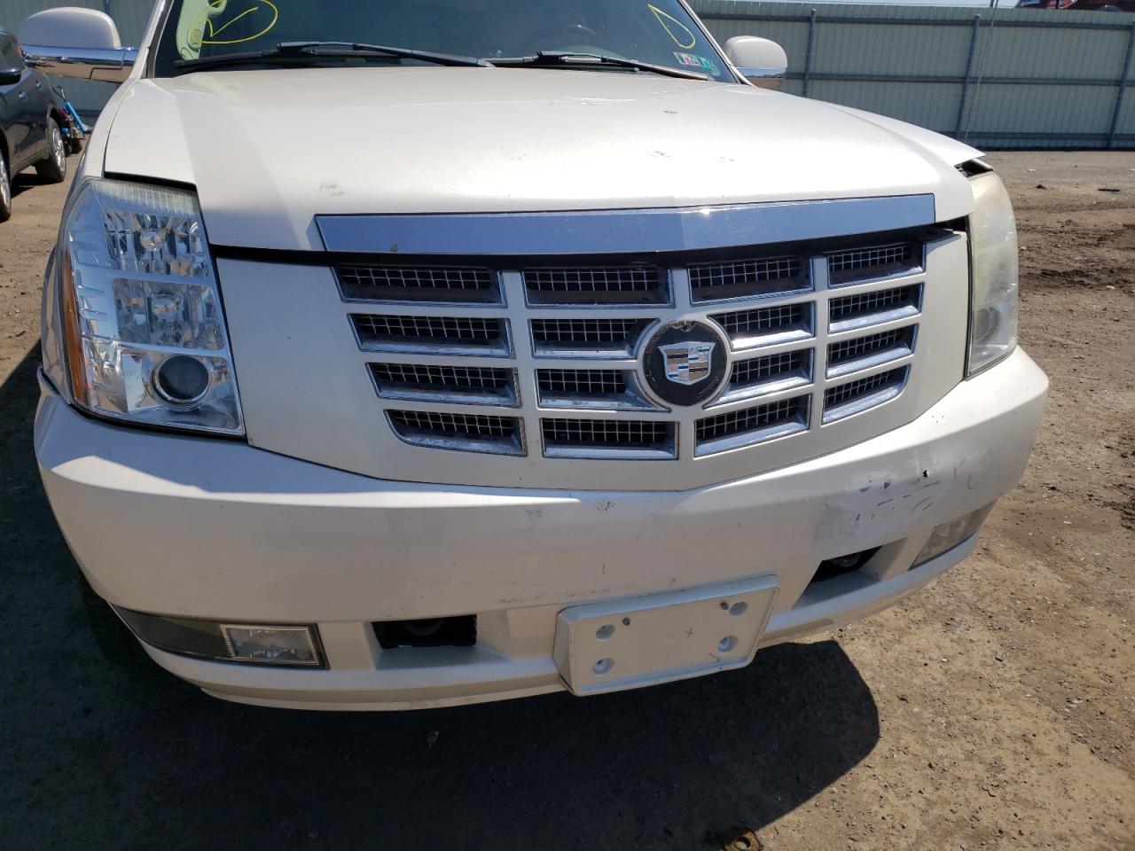 Photo 9 from auction – 2007 CADILLAC ESCALADE L with VIN 1GYFK63807R144267