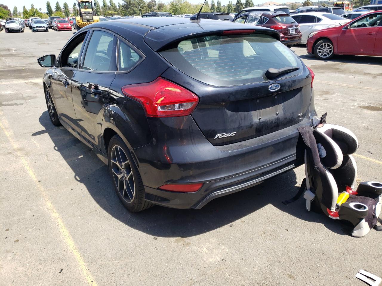 Photo 3 from auction – 2016 FORD FOCUS SE with VIN 1FADP3K23GL380432