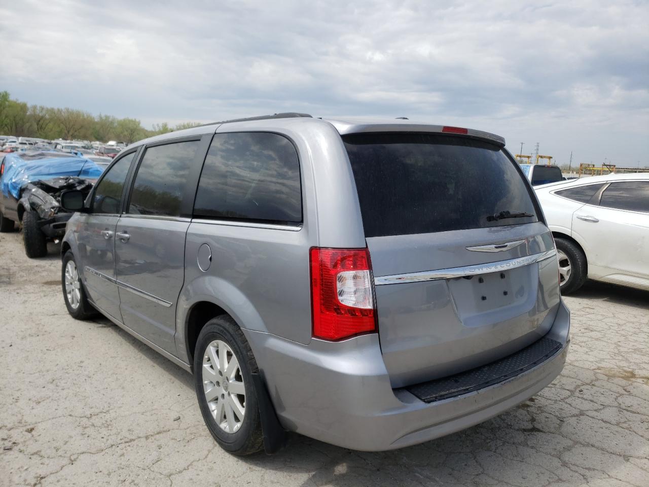 Photo 3 from auction – 2014 CHRYSLER TOWN & COU with VIN 2C4RC1BG6ER134135