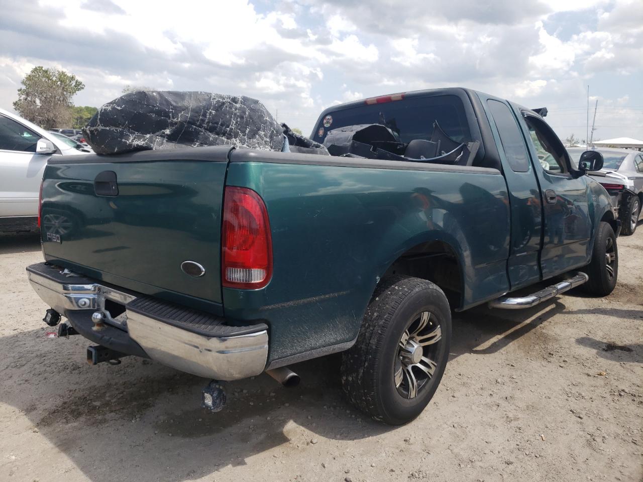 Photo 4 from auction – 2000 FORD F150 with VIN 1FTZX1728YNA83739