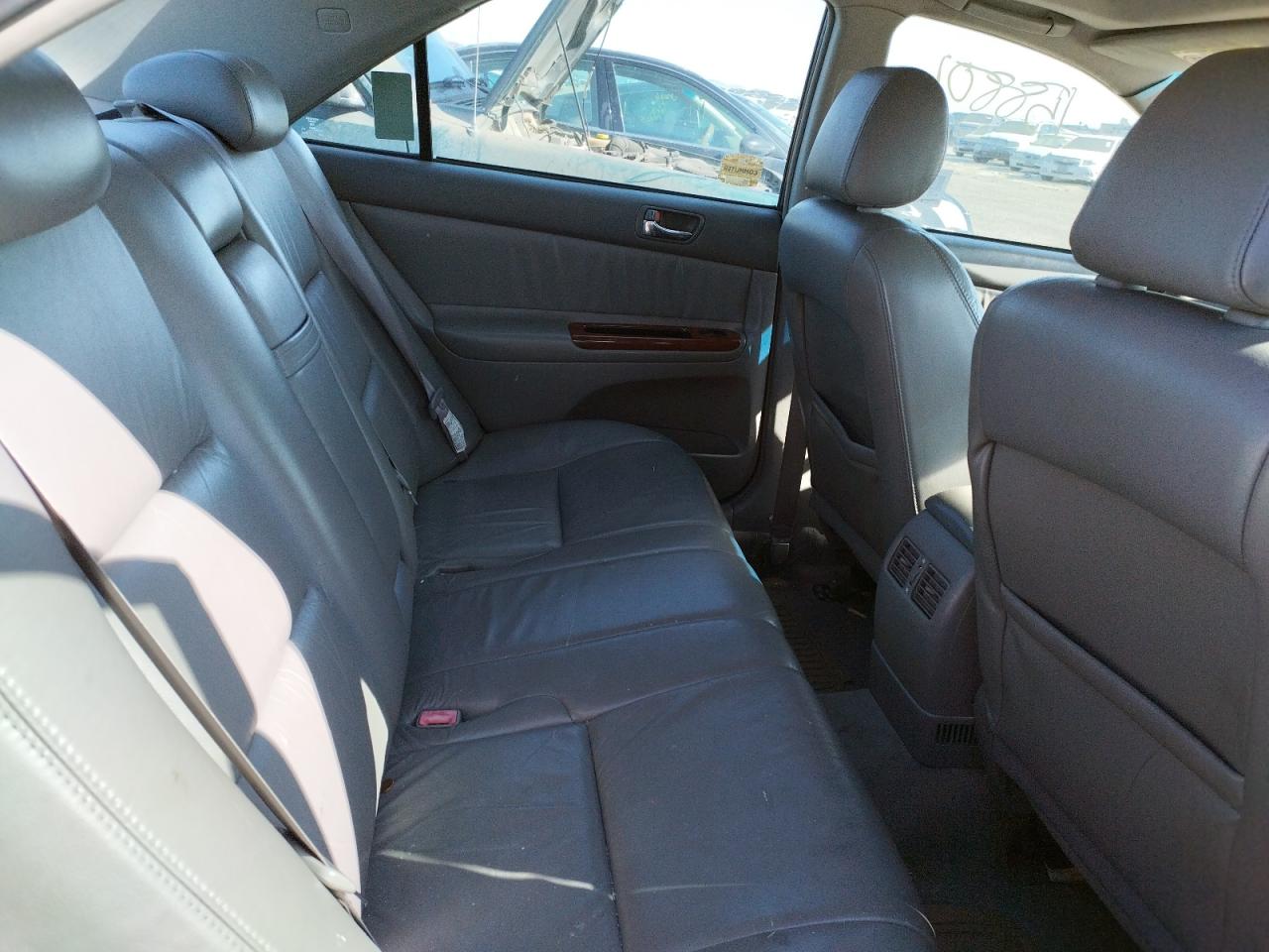 Photo 6 from auction – 2002 TOYOTA CAMRY LE with VIN 4T1BF30K32U500591