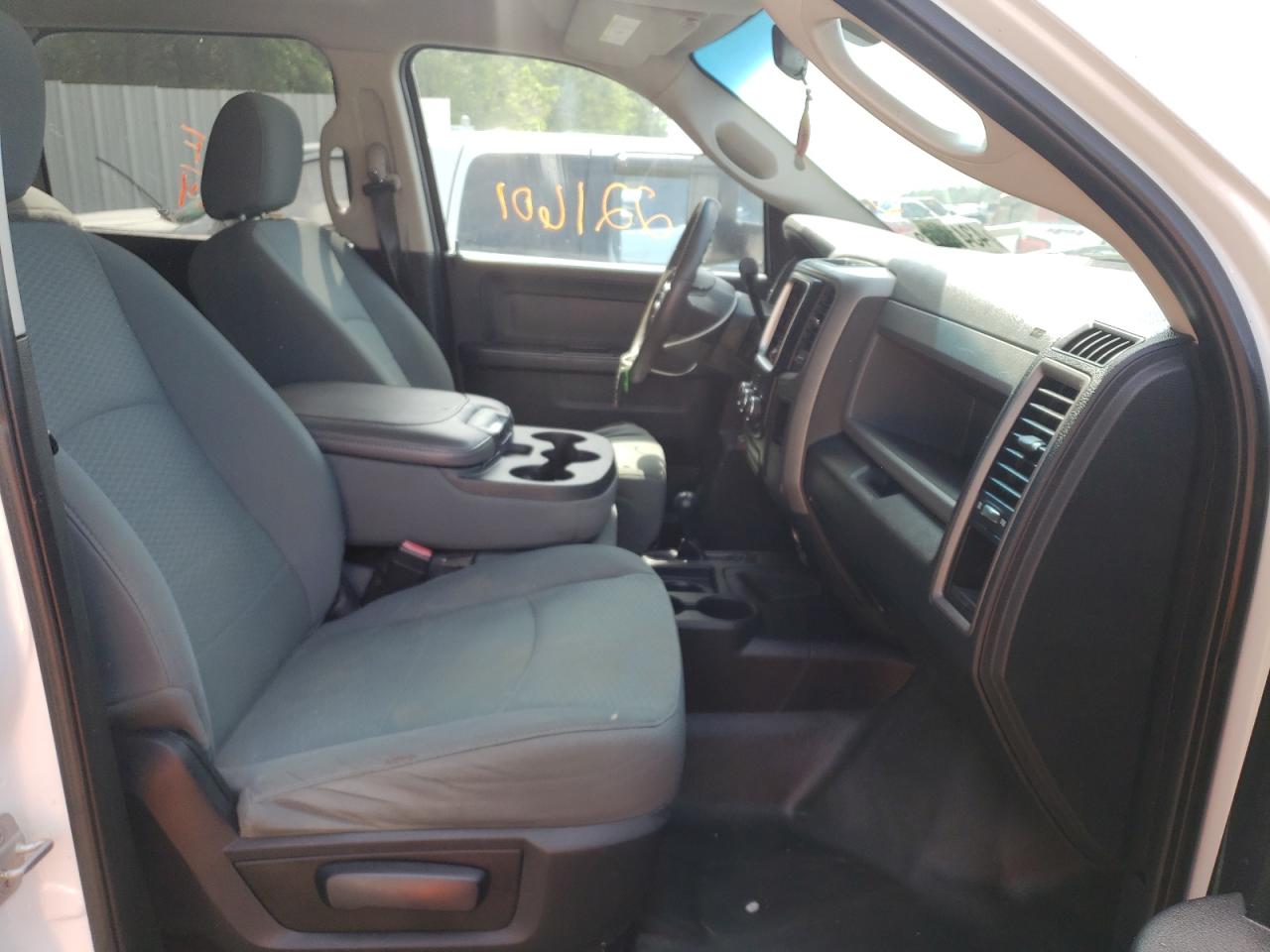 Photo 5 from auction – 2014 RAM 3500 with VIN 3C7WRTCJ8EG194790