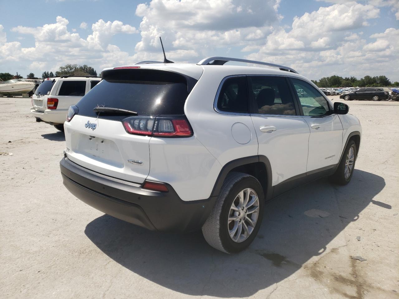 Photo 4 from auction – 2019 JEEP CHEROKEE L with VIN 1C4PJLCB4KD370728