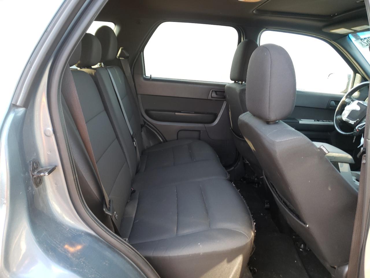 Photo 6 from auction – 2011 FORD ESCAPE XLT with VIN 1FMCU0DG2BKB71845