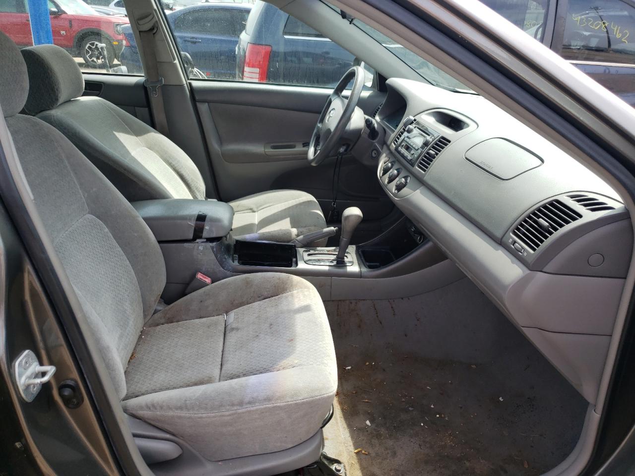 Photo 5 from auction – 2002 TOYOTA CAMRY LE with VIN 4T1BE32K92U522594