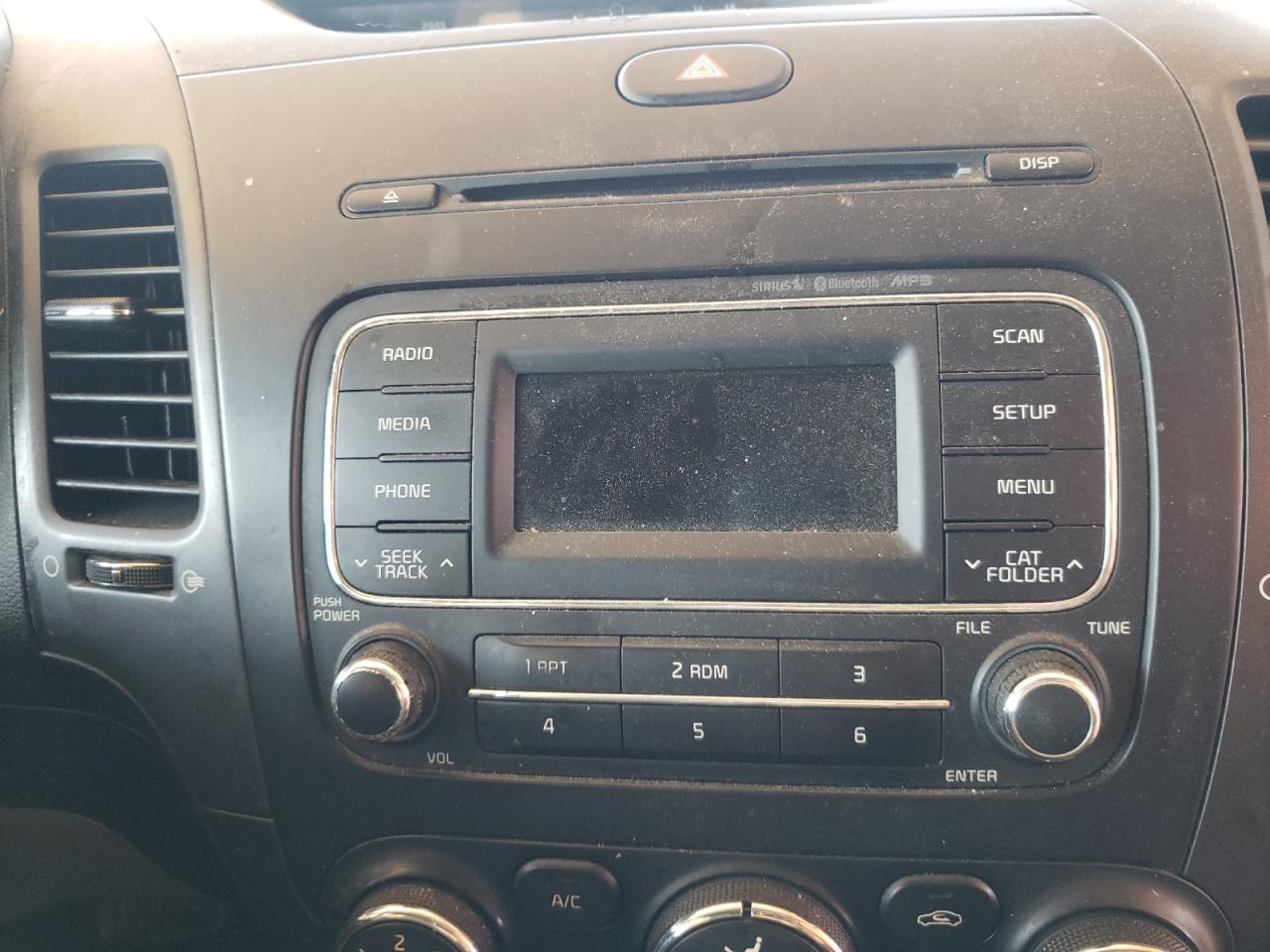 Photo 9 from auction – 2015 KIA FORTE LX with VIN KNAFK4A65F5406007
