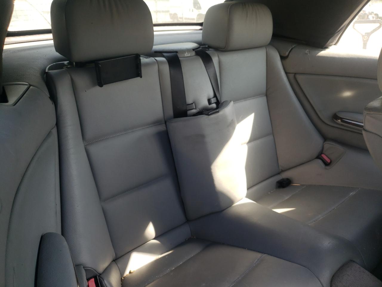 Photo 6 from auction – 2004 BMW 330 CI with VIN WBABW53424PL44135