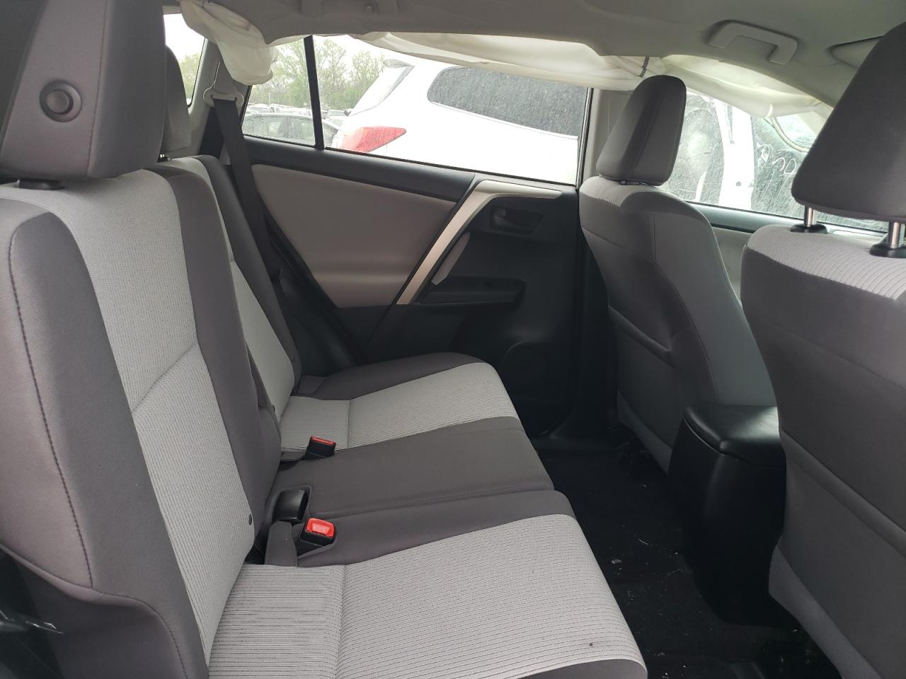Photo 18 from auction – 2014 TOYOTA RAV4 LE with VIN 2T3BFREV2EW226155