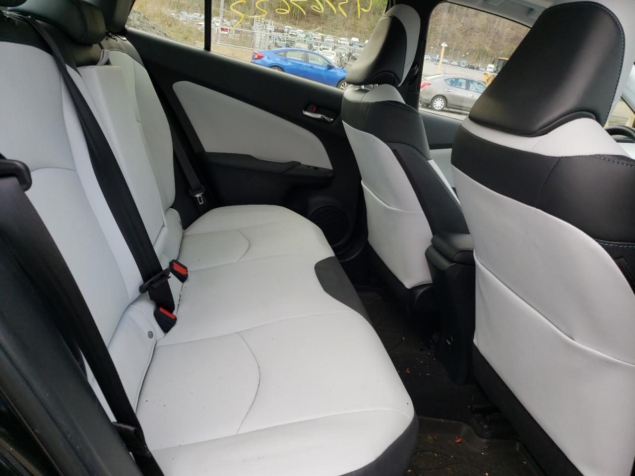 Photo 6 from auction – 2017 TOYOTA PRIUS with VIN JTDKARFU5H3032358