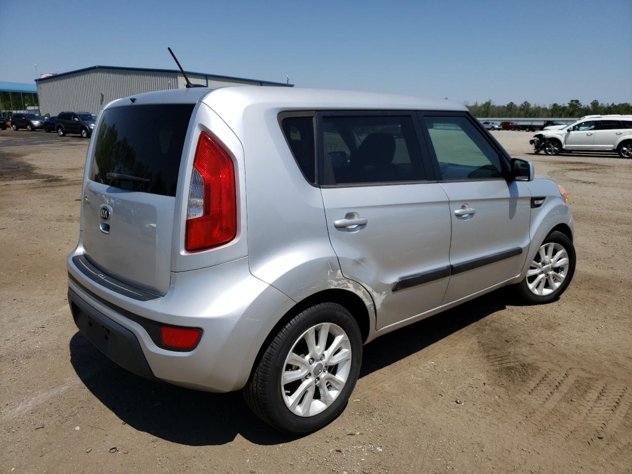 Photo 4 from auction – 2013 KIA SOUL with VIN KNDJT2A5XD7545475