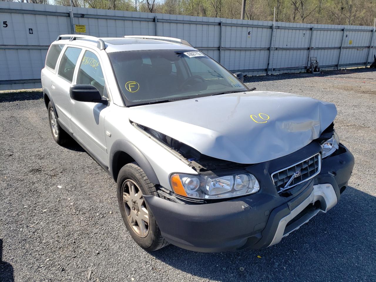 VOLVO XC70 2005 with VIN YV1SZ592X51180342 - Photo from auction