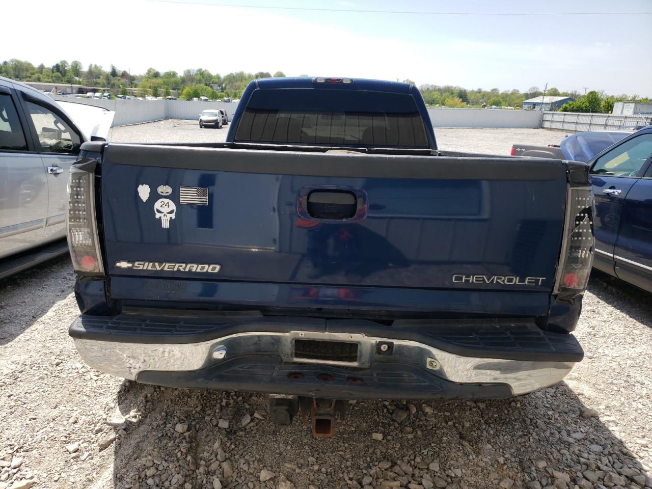 Photo 9 from auction – 2001 CHEVROLET SILVERADO with VIN 1GCJK33111F165011