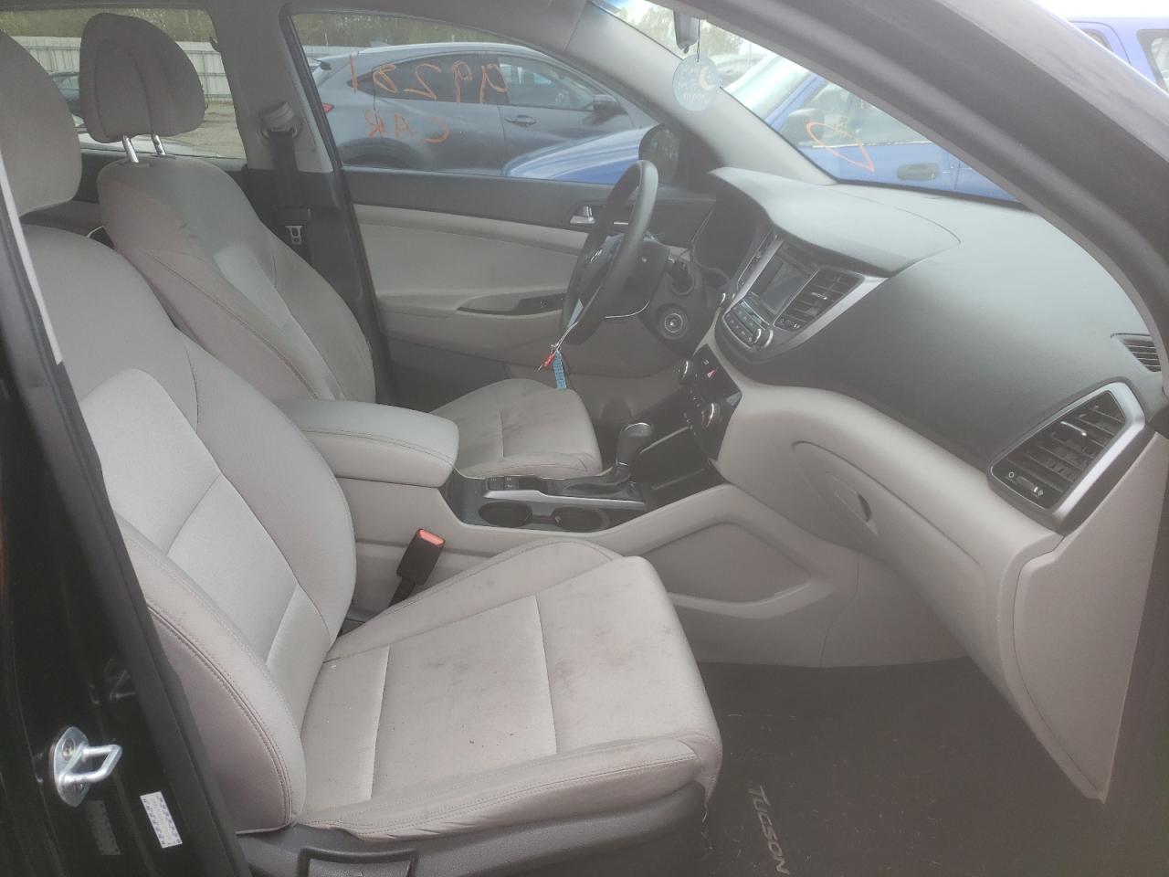 Photo 5 from auction – 2017 HYUNDAI TUCSON LIM with VIN KM8J3CA48HU315708