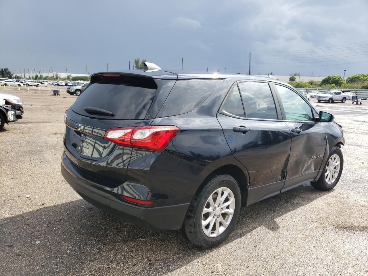 Photo 4 from auction – 2020 CHEVROLET EQUINOX LS with VIN 2GNAXHEV0L6140751