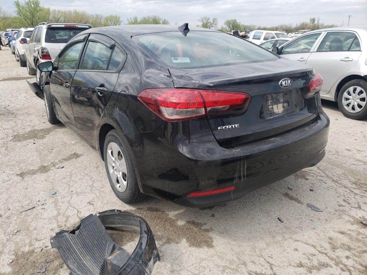 Photo 3 from auction – 2017 KIA FORTE LX with VIN 3KPFK4A74HE091851