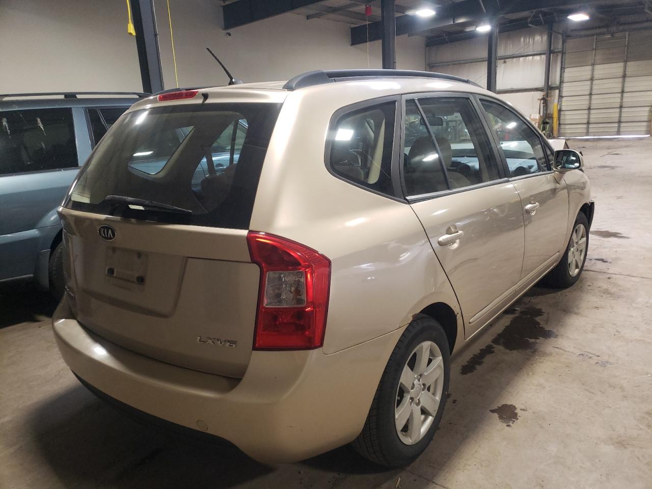 Photo 4 from auction – 2008 KIA RONDO LX with VIN KNAFG526087134687