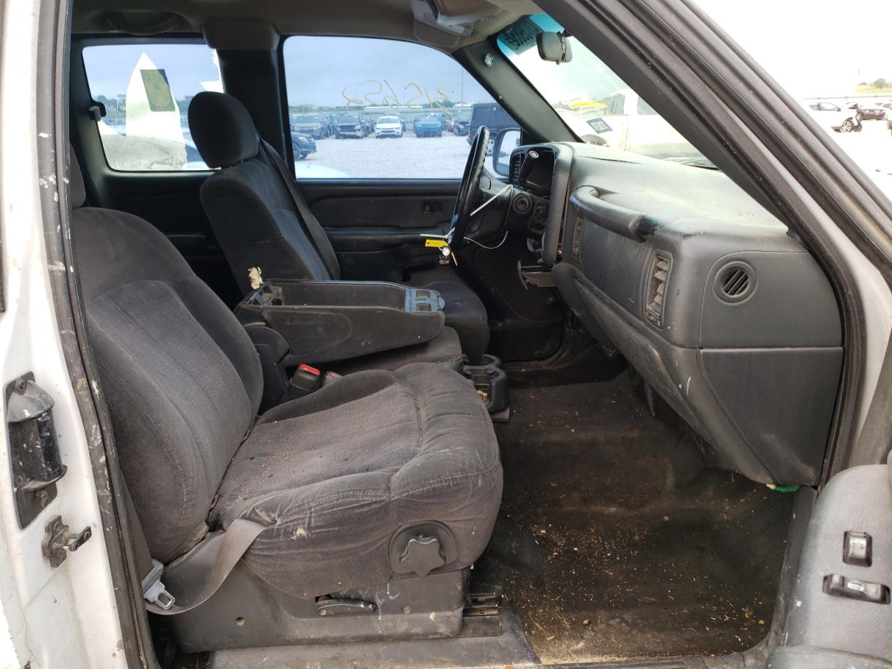 Photo 5 from auction – 2001 CHEVROLET SILVERADO with VIN 2GCEC19V011318420