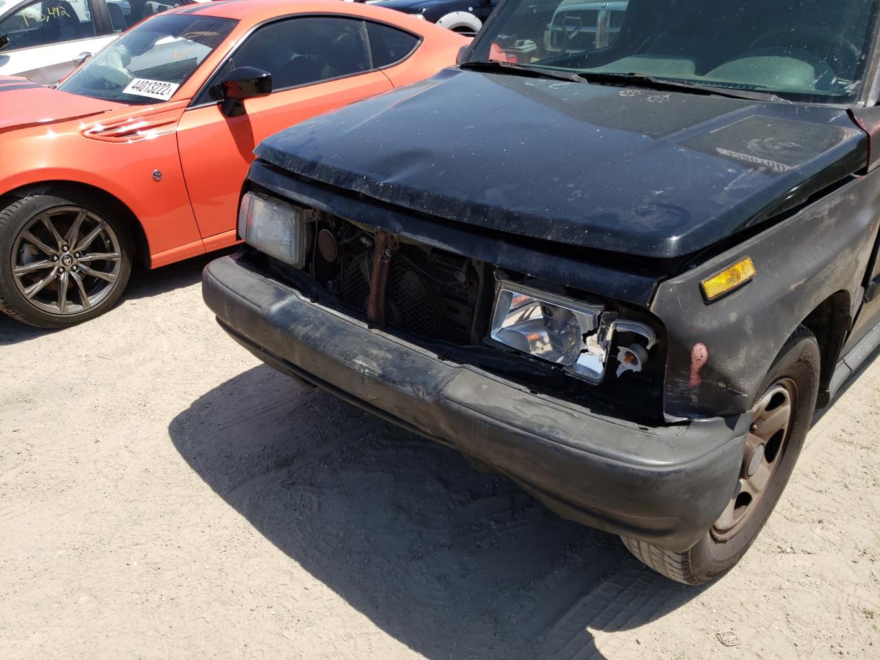 Photo 9 from auction – 1996 GEO TRACKER with VIN 2CNBE1868T6927828