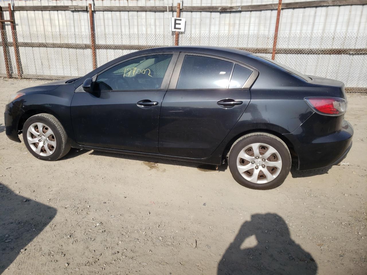 Photo 9 from auction – 2011 MAZDA 3 I with VIN JM1BL1UG9B1383835