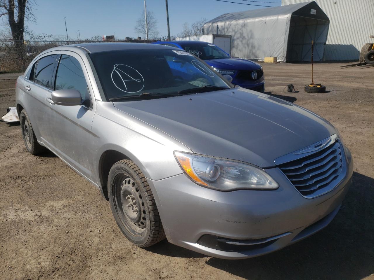 CHRYSLER 200 LX 2013 con VIN 1C3CCBAB7DN696840 - Foto de la subasta