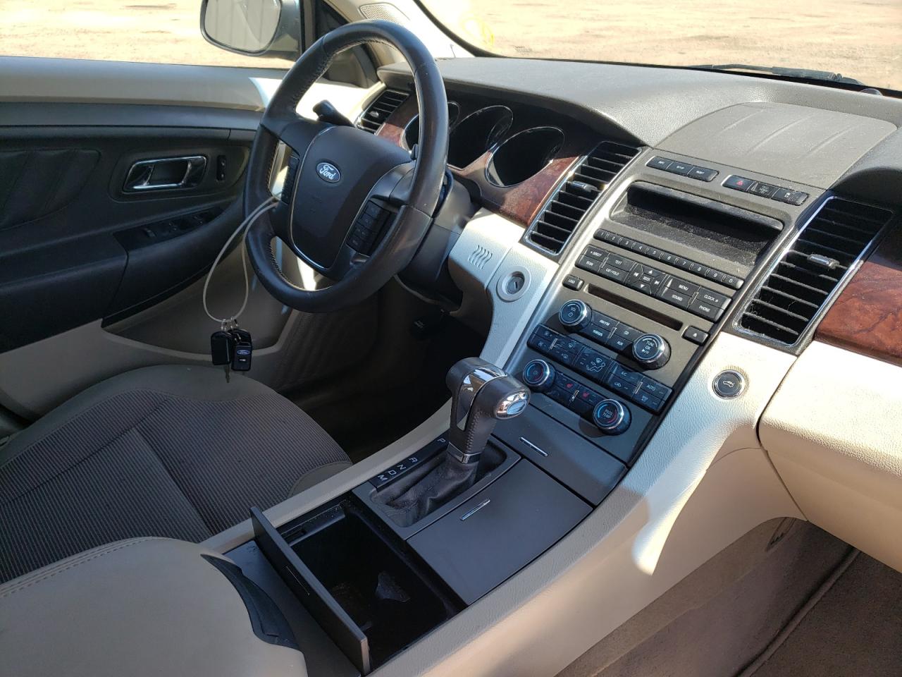 Photo 9 from auction – 2010 FORD TAURUS SEL with VIN 1FAHP2HW7AG128513