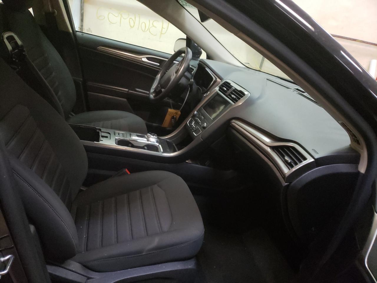 Photo 5 from auction – 2020 FORD FUSION SE with VIN 3FA6P0HD4LR255533
