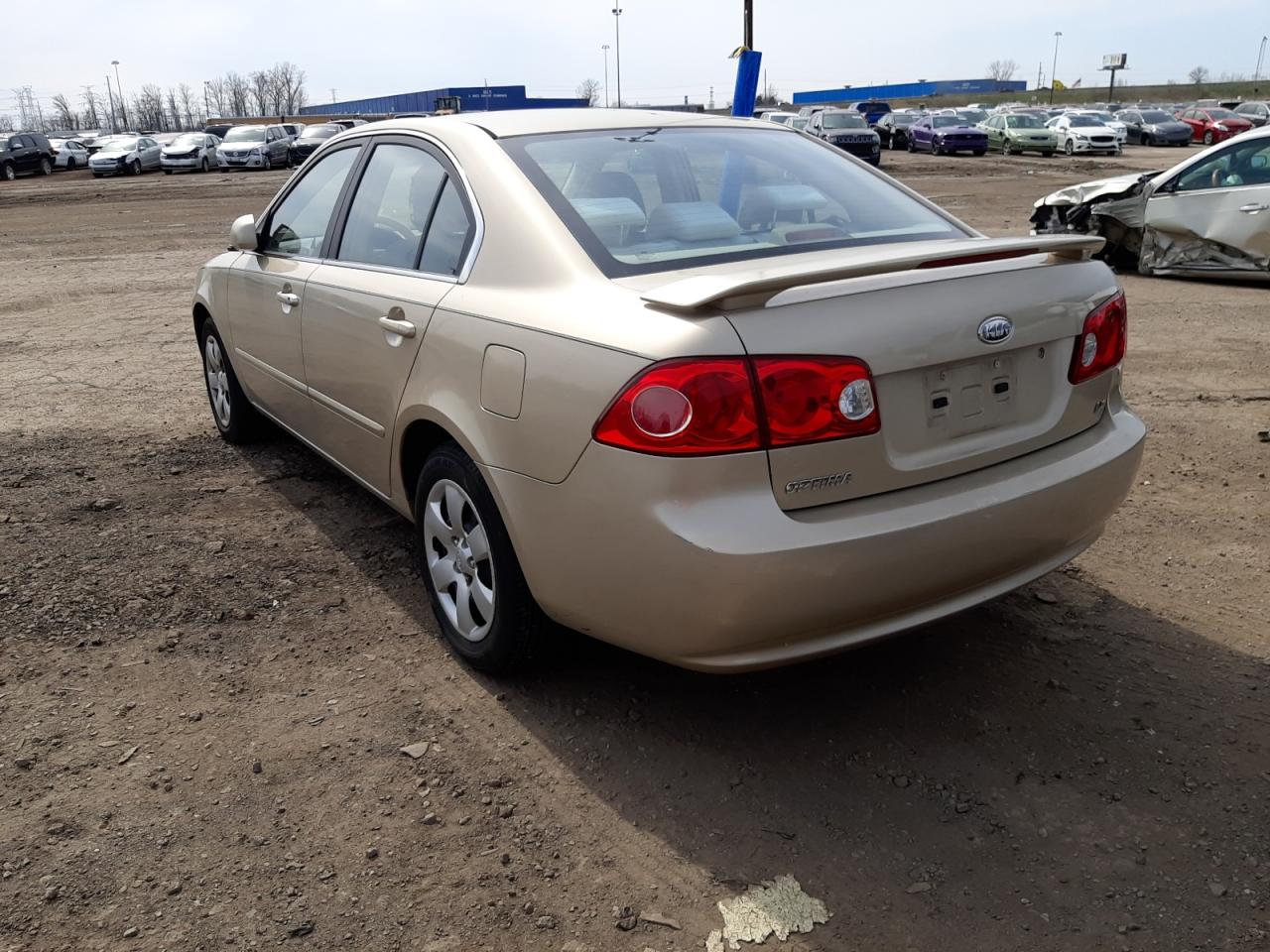 Photo 3 from auction – 2008 KIA OPTIMA LX with VIN KNAGE123585209422