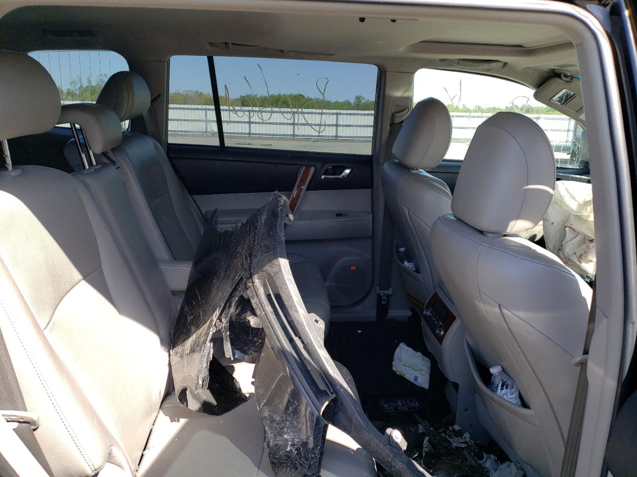 Photo 6 from auction – 2012 TOYOTA HIGHLANDER with VIN 5TDYK3EH6CS060153