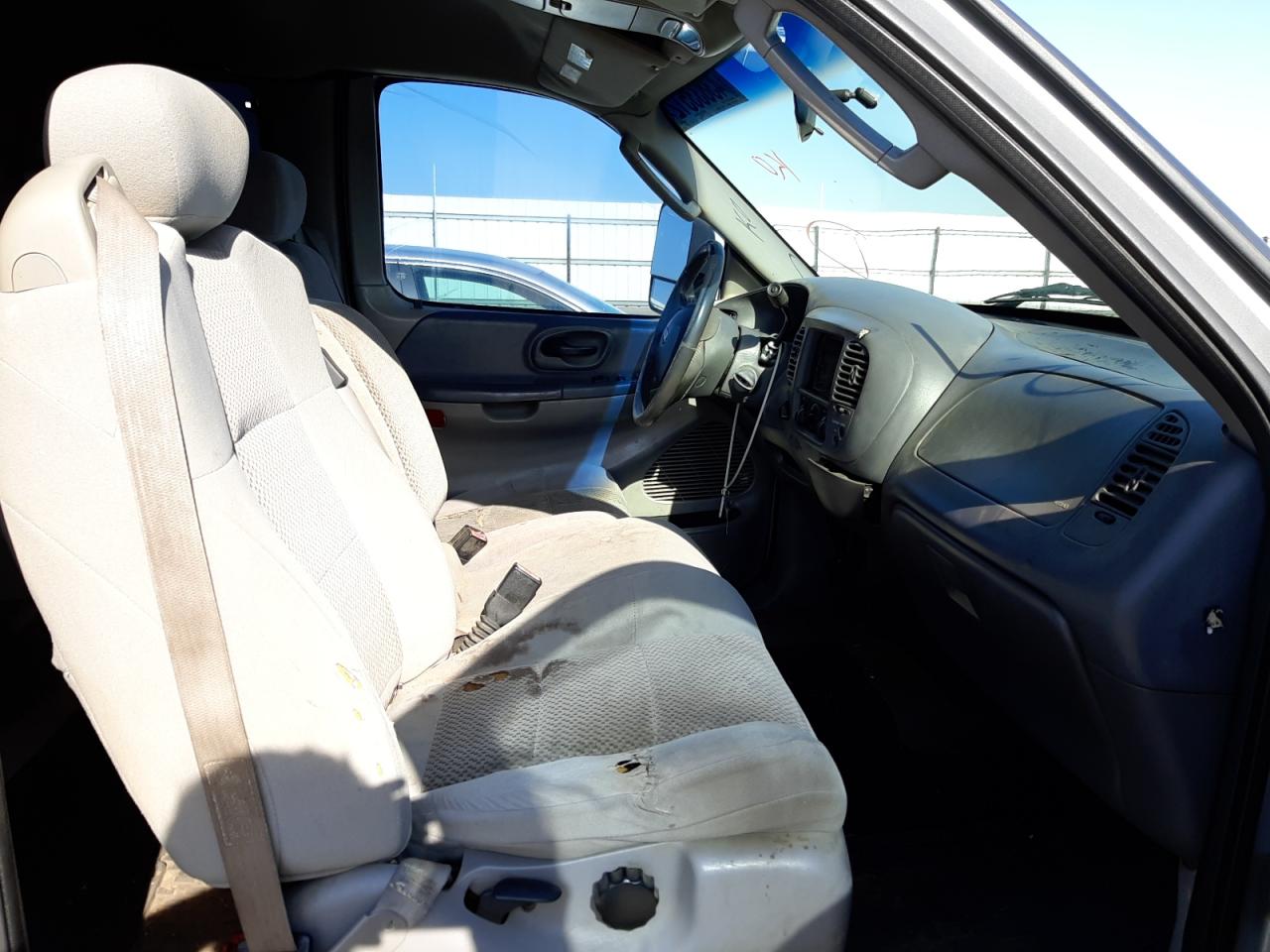 Photo 5 from auction – 2003 FORD F150 with VIN 1FTRX18LX3NB43360