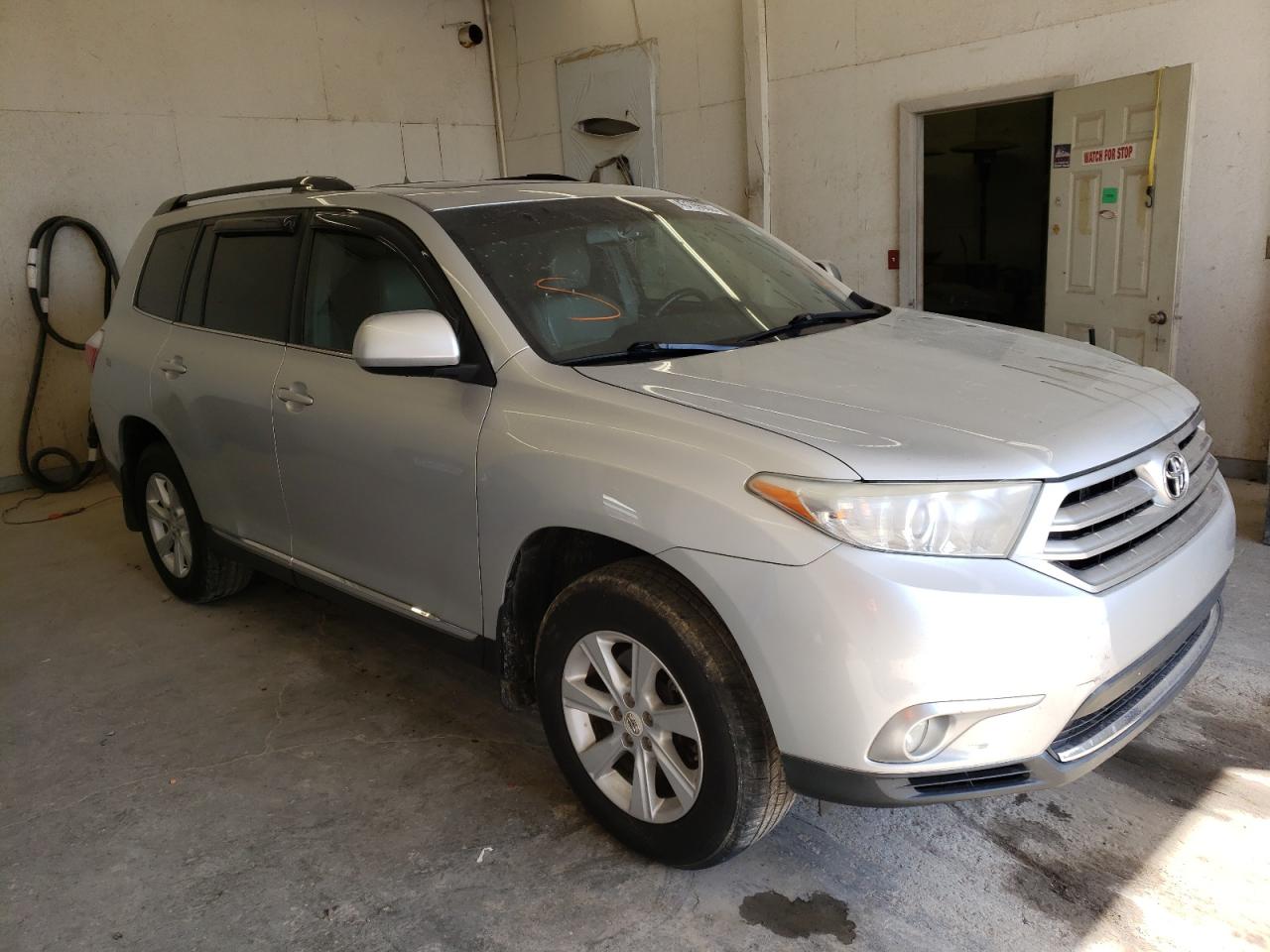 TOYOTA HIGHLANDER 2011 with VIN 5TDBK3EH5BS042215 - Photo from auction