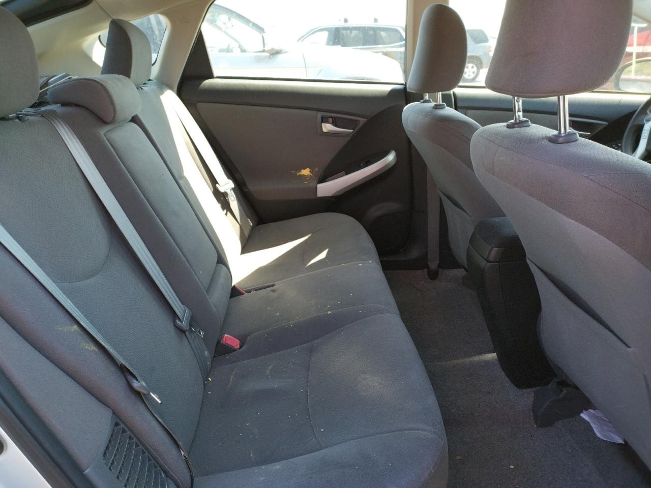 Photo 6 from auction – 2013 TOYOTA PRIUS with VIN JTDKN3DU7D5674017