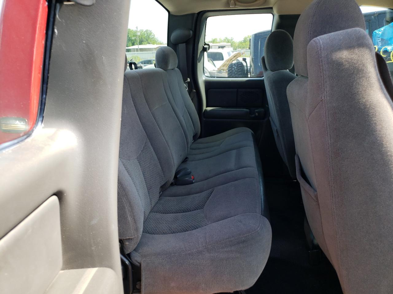 Photo 6 from auction – 2005 CHEVROLET SILVERADO with VIN 1GCEC19T95Z162227
